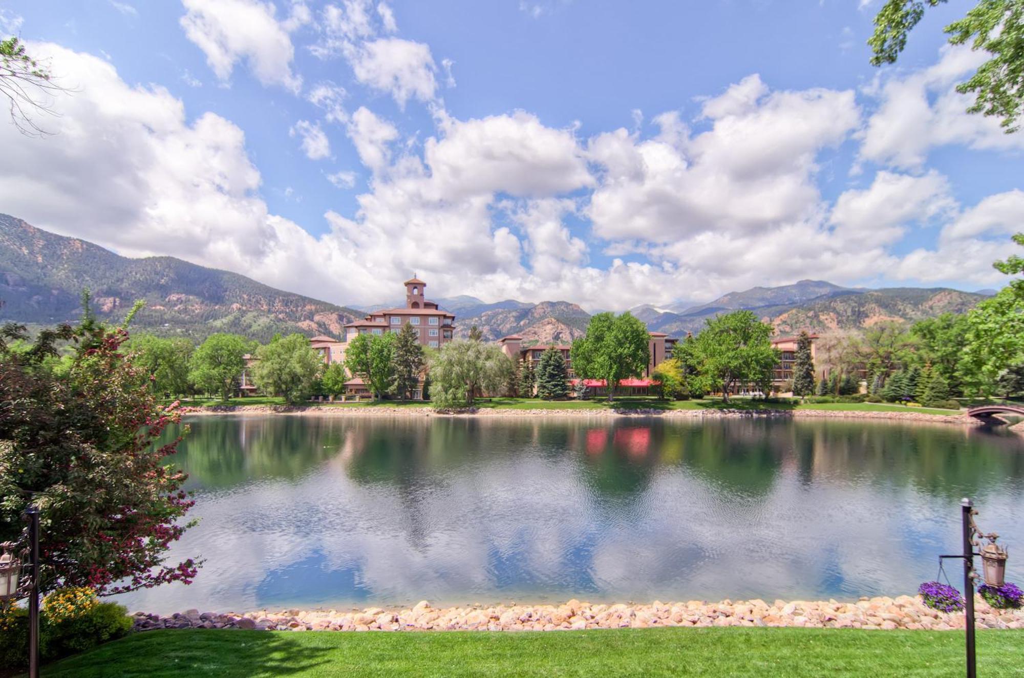 Hotel The Broadmoor Colorado Springs Exterior foto